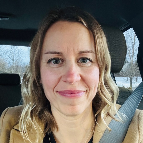 Meet your Posher, Sarah - Picture 1 of 1